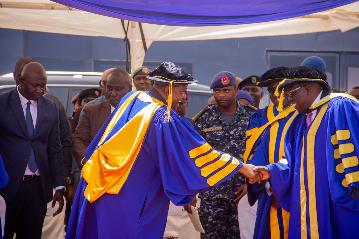 UniOfGambia's tweet image. Our Chancellor @BarrowPresident delivered an inspiring convocation address at the 16th Convocation Ceremony! 

Congratulating graduates &amp;amp; applauding the university's academic delivery, he reaffirmed the government's commitment to quality higher education for all. 

#ClassOf2023