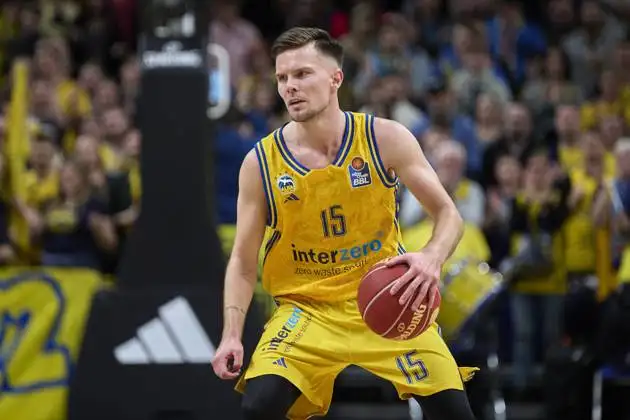 Martin Hermannsson @hermannsson15 kept @albaberlin undefeated for a 12th game in a row in @easyCreditBBL scoring 11 points & dishing 8 assists for a precious win against @Bamberg_Baskets!

#TangramSports
#FollowYourDreamsWithUs
