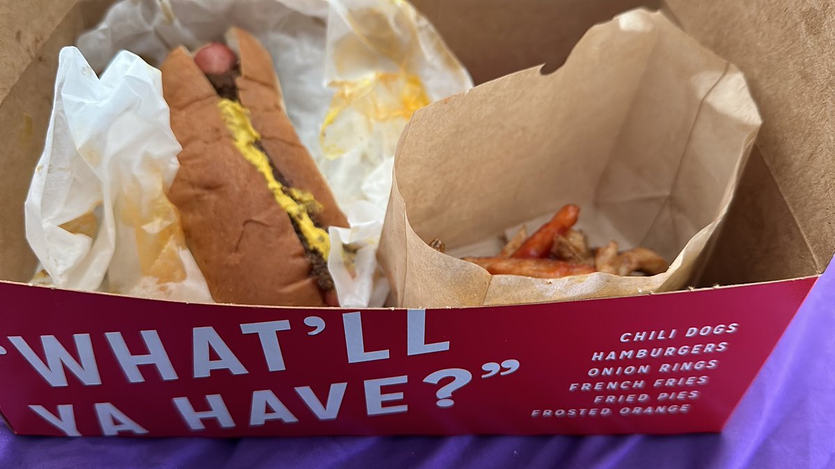 iSimply_Tweet's tweet photo. #whatllyahave @TheVarsity1928 https://t.co/c7F1sy3U5q