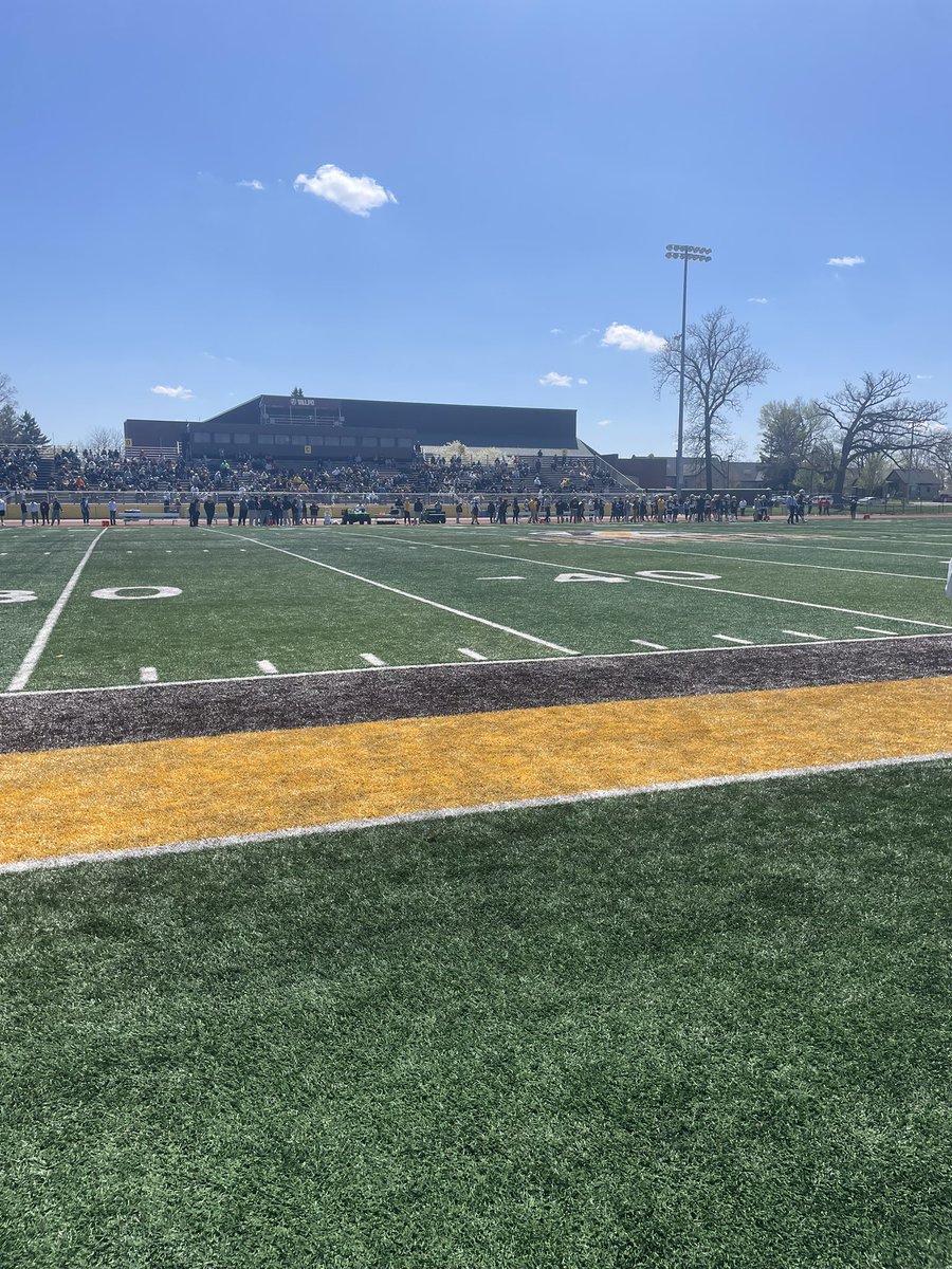 Great Junior Day at @valpoufootball. Thanks for the invite. @CoachJSmith91 @Tinley_Football @EDGYTIM