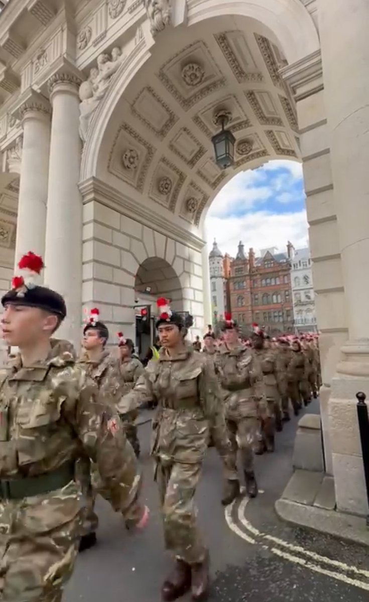 A huge BZ to the 300+ cadets of @SeaCadetsLondon @LimaCoyRMC @aircadetslaser @ACF_NELondon and @MillHillCCF who took part in the 2024 @RSStGeorge parade at the Cenotaph. Thank you all for making it such a memorable day.