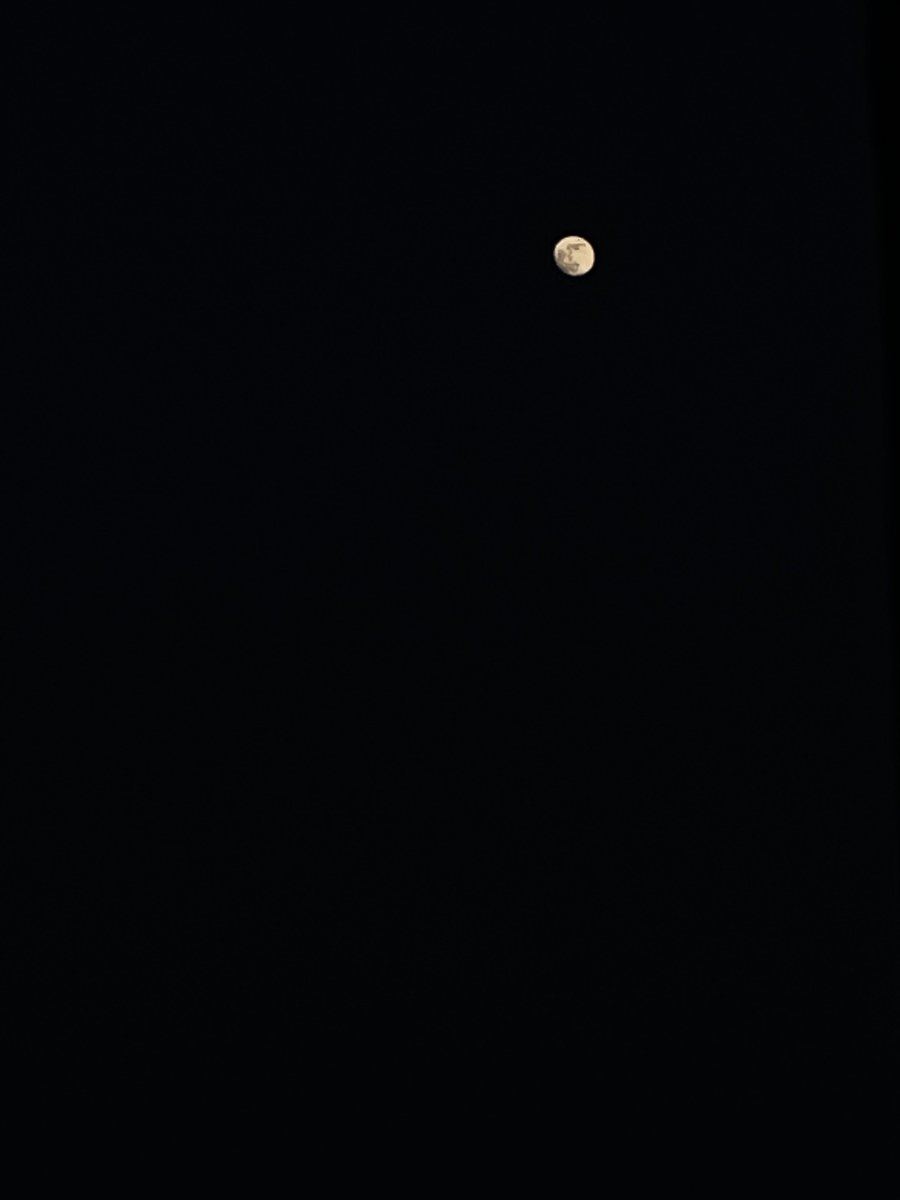 moon 🌑 (iPhone 11)