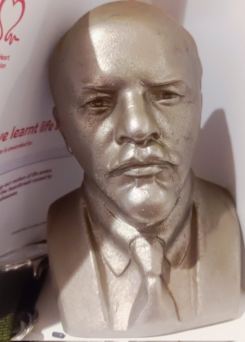 calmlyfurious's tweet photo. When Lenin's looking young you know you're looking old 🤣 https://t.co/888sd1Ok6z