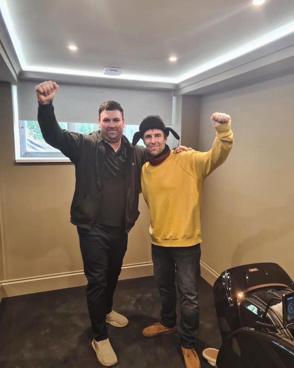 Recent pics of Liam Gallagher 📷 weyronmassagechairs