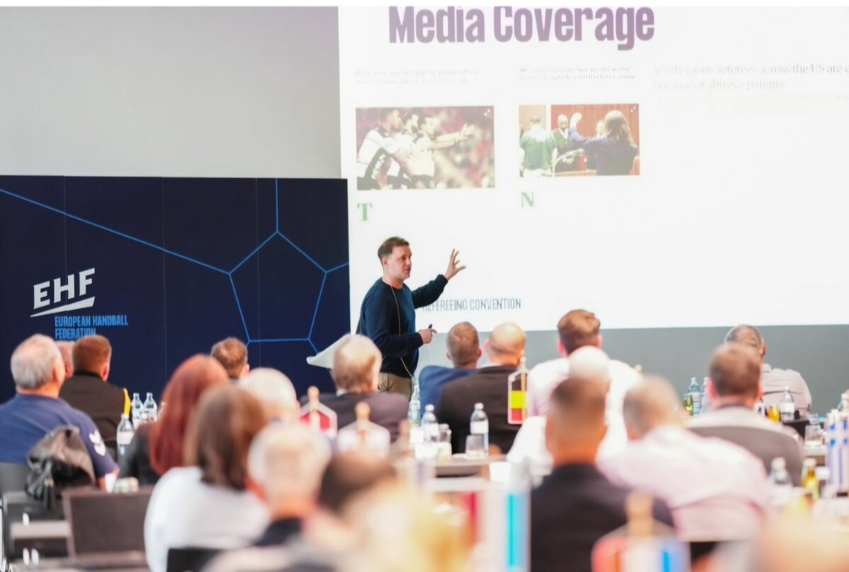 Great event @EHF_Activities, with so many #referees and administrators from around Europe. Pleasure to be involved and contribute towards understanding of abuse, recruitment/retention.  #EuropeanHandballFederation #refereeingconvention Photo: Eva Manhart. eurohandball.com/en/news/en/gra…