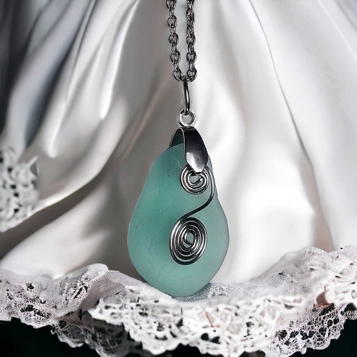 tidaltreasureuk's tweet photo. Seaglass spiral necklace 🌀💙🌀#craftmakersuk #TheCraftersUk #getthatgift #SmartSocial #HandmadeHour #UKGiftAM #handmadeinbritain #BizBubble #networkwiththrive #UKGiftHour #bizhour #Craftsuk #craftbizparty #etsyfinds #womaninbizhour #inbizhour #elevenseshour #smallbizzsunday https://t.co/o8tkOQk5Pu