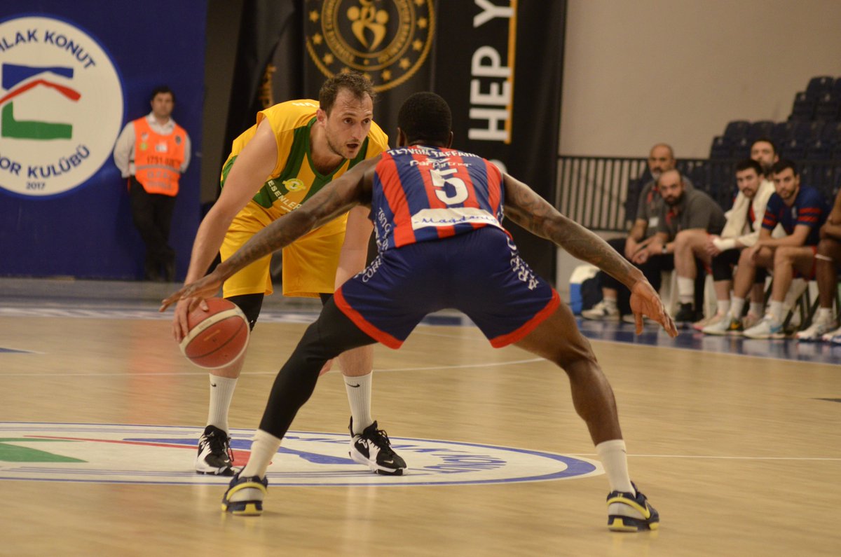 selimdemirer's tweet photo. Esenler Erokspor 85-94 Gölbaşı Belediyesi TED Kolejliler

📸 Fotoğraflar: https://t.co/37CukAR86U

⚔️ @EsenlerErokspor 85-94 Gölbaşı Belediyesi TED Kolejliler
🏆 Basketbol 1. Ligi 34. Hafta Maçı
📅 21 Nisan 2024 Pazar
🕣 15.00
🏟 Başakşehir Spor Kompleksi https://t.co/NlphXseqYO