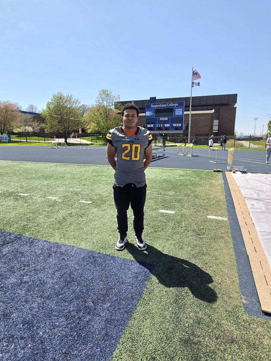 Had a great visit at Augustana College! thanks to @Coachragone @AugieILfootball for having me and showing me what you have to offer!! @dekalb_football @coachwecks @CoachSchneeman