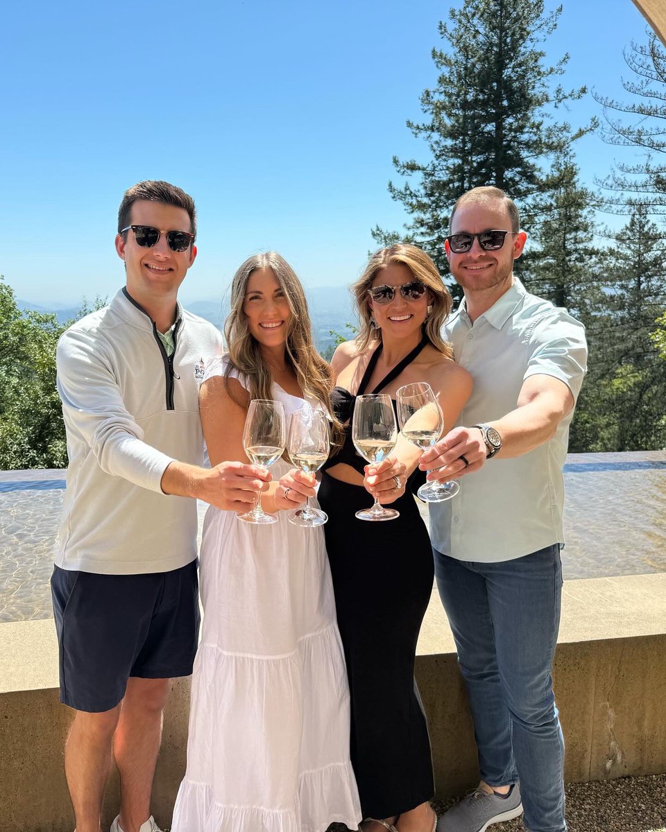 Cheers to an unforgettable trip 🥂🍇 sharing our love for this place with these two is something we hope to do for all the years to come! #Napa #NapaValley 

m.facebook.com/story.php?stor…