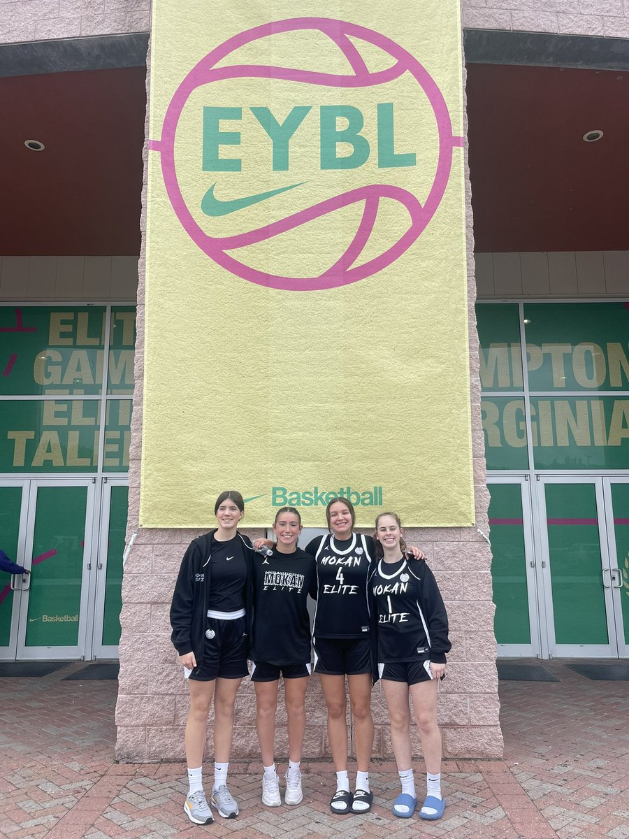 AudraGragg's tweet photo. Had fun watching &amp; hanging out with our team families &amp; coaches this weekend! @MokanGirls @Dylan_Evans85 https://t.co/8uM9cOFLA4