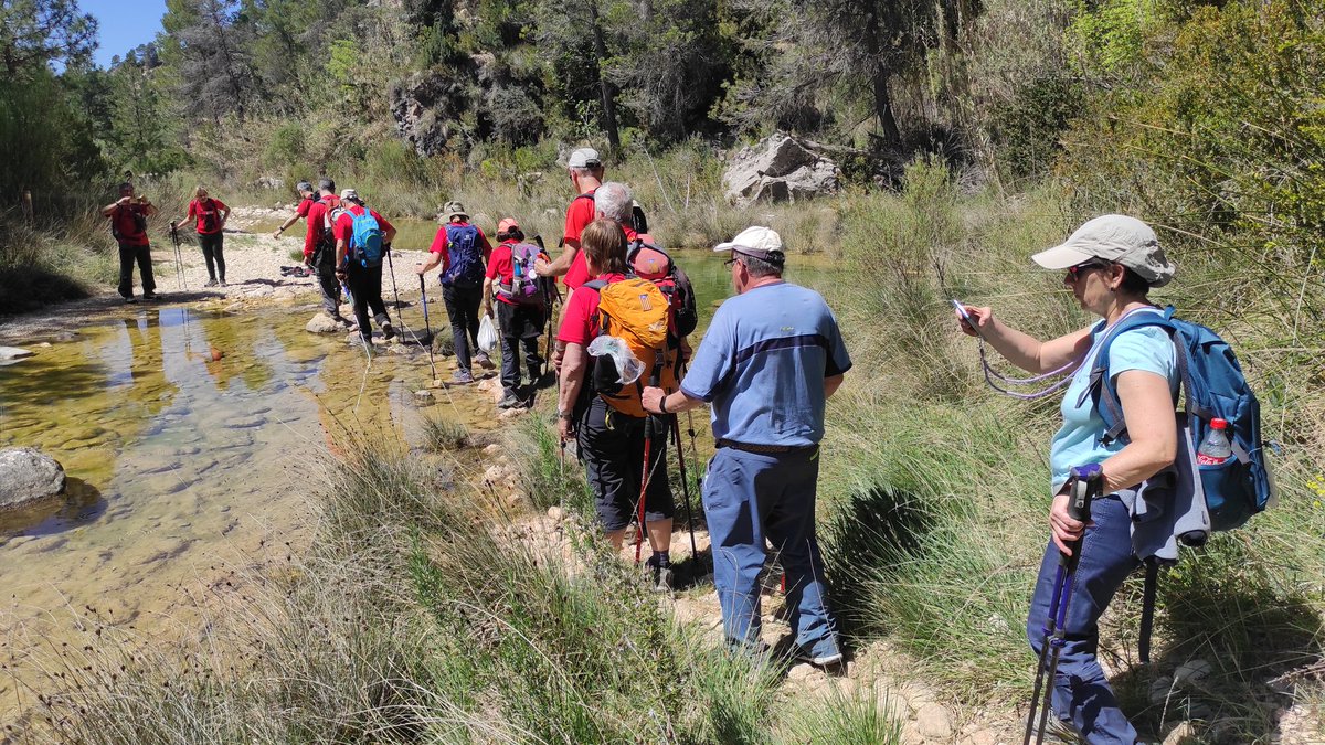rdexcursionisme's tweet photo. Avui ens hem dirigit cap al poble de #Beseit (Matarranya) i cap a l'Espai Natural de la Pesquera i el riu Ulldemó. Des d'allí hem pujat fins al cim #Penyagalera (1036m), amb unes impressionants vistes cap a indrets com el Caro, les Roques de Benet, La Caixa...
📸 J. Andreu https://t.co/aPpMsDJwCw