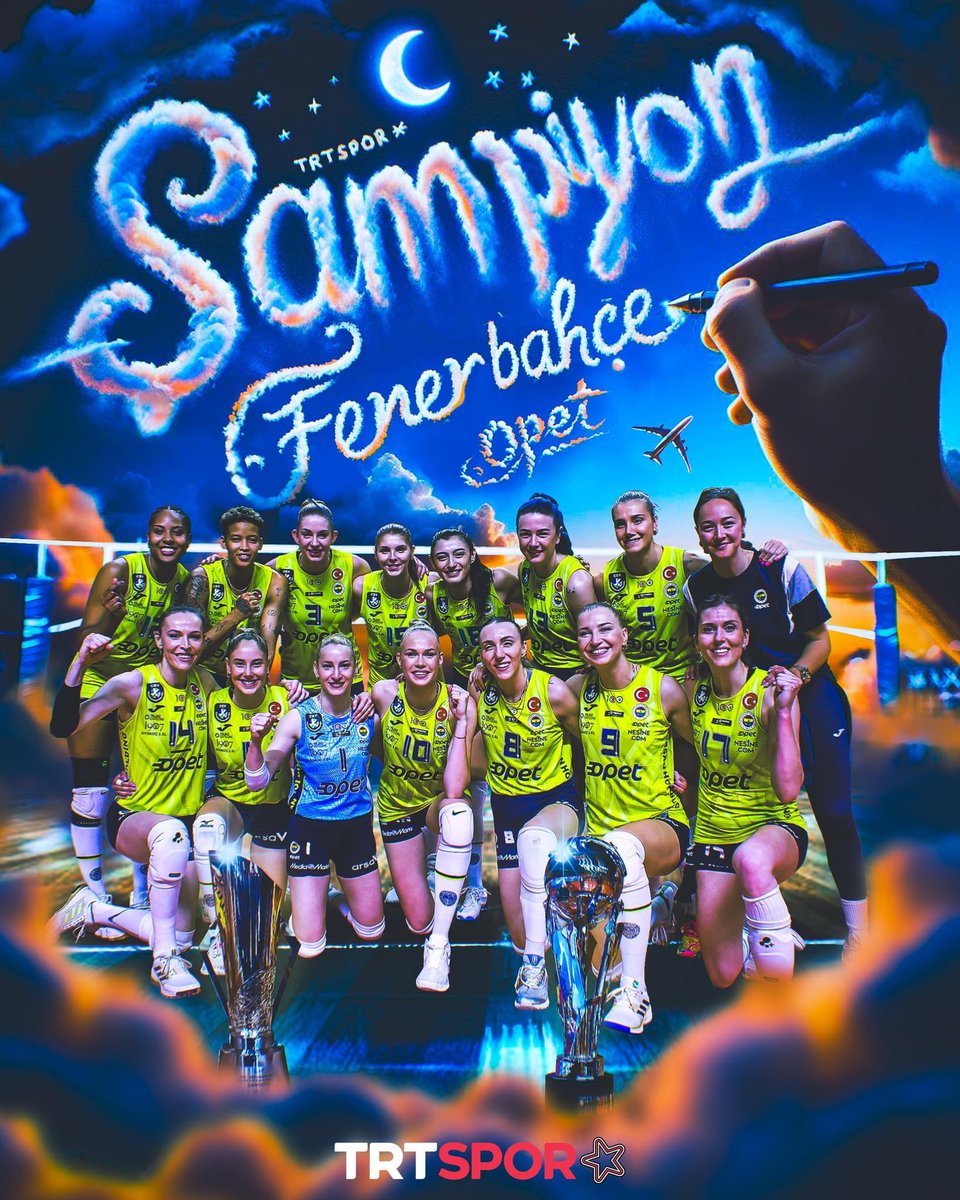 🏐 Fenerbahçe kadın voleybol takımımız, Vodafone Sultanlar Ligi final etabı 5. maçında Eczacıbaşı Dynavit'i 3-0 mağlup ederek şampiyon oldu.
🏆 Final serisini 3-2'ye önde tamamlayan Fenerbahçe; üst üste 2, toplamda ise 7. şampiyonluğunu kazandı. 
#fenerbahçeopet