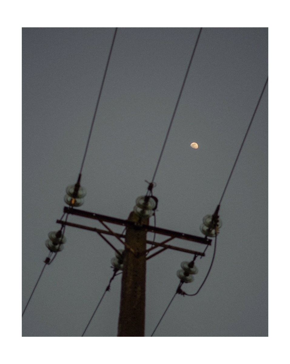 Moonlight 🌘

#moonlight  #photograghy  #PHOTOS  #PhotographyIsArt #photooftheday #PhotoOfTheWeek #SkyBlues #SonyAlpha