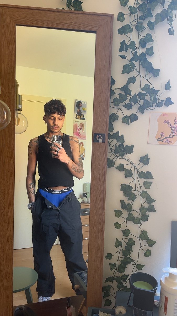 AbsGogna's tweet photo. Slim thick carmel skin https://t.co/3ZKGLYDl5Y