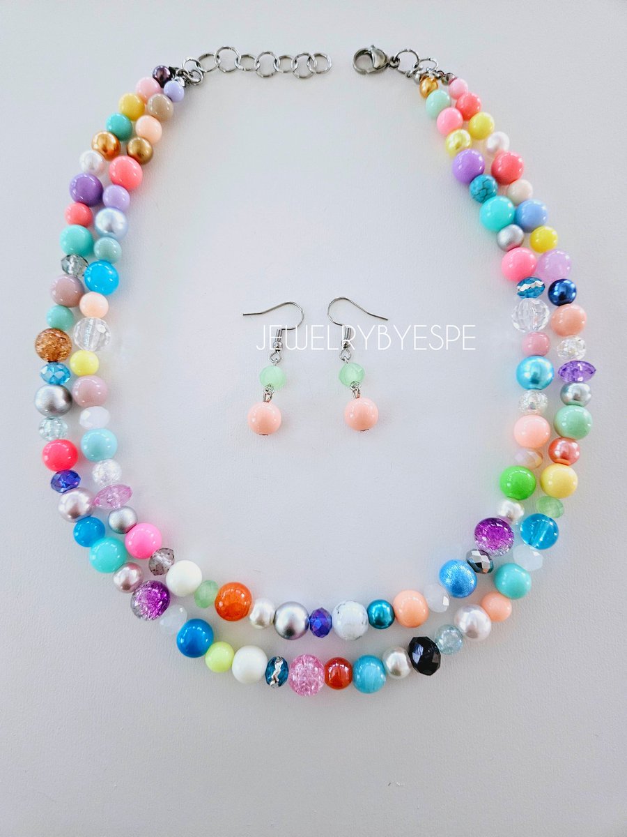 Multi Color Statement Necklace Set 🌈 FREESHIPPING 💌
jewelrybyespe.etsy.com/listing/165193…

#rainbow #weddings #fashionstyle #crystals #pearls #outfitoftheday #spring #summer #babyshower #whattowear