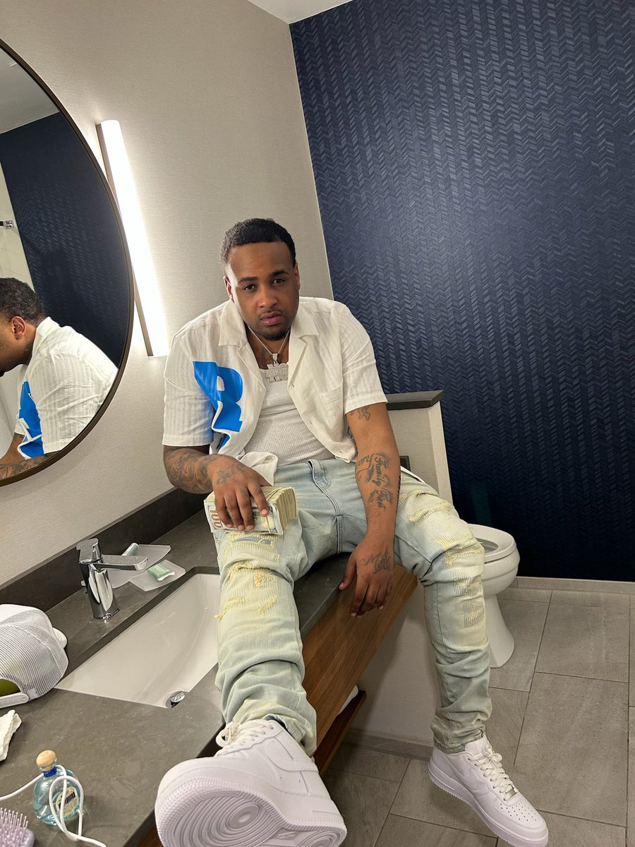 BandzupSmith's tweet photo. 💫🎬 https://t.co/hKaX8j2E9T