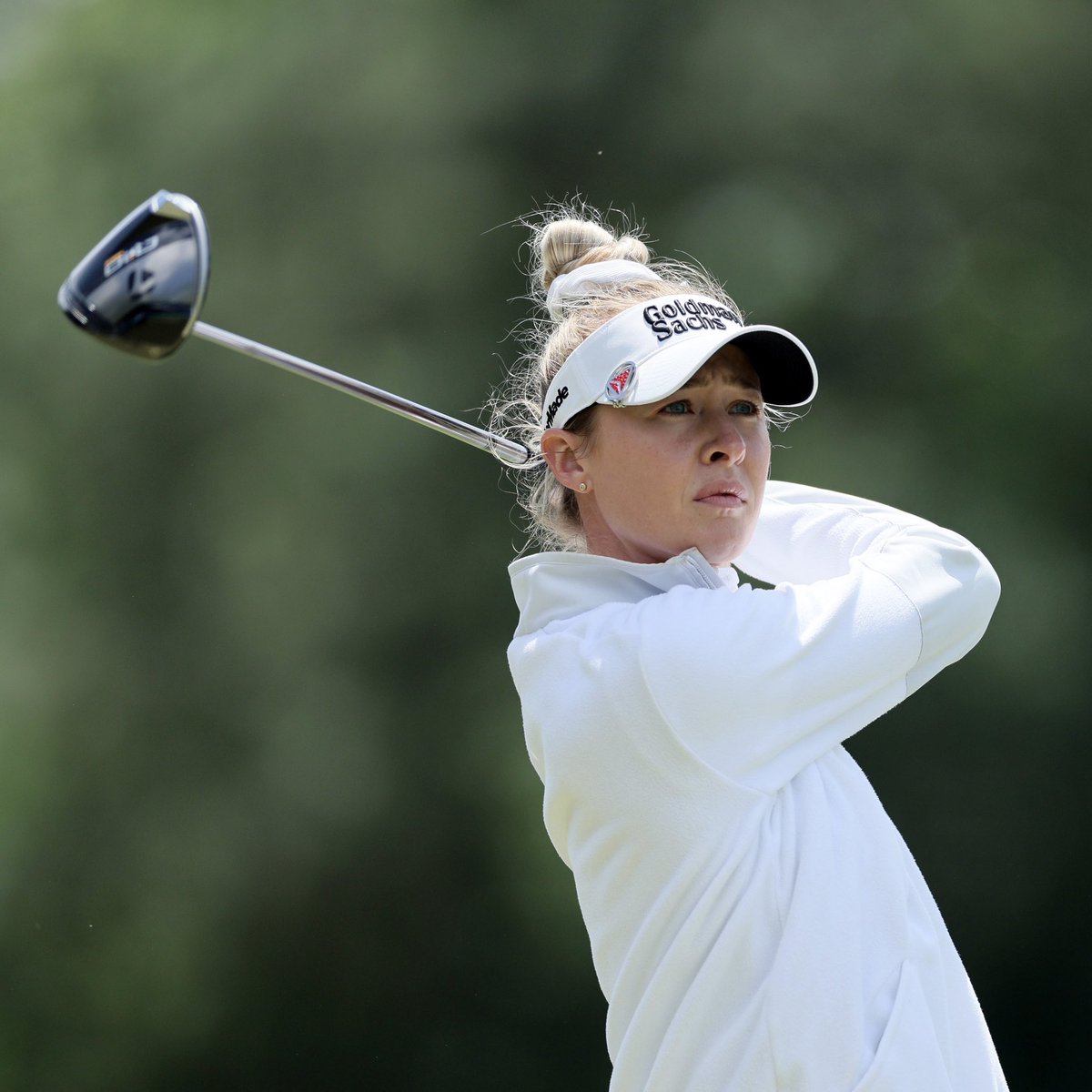 .@NellyKorda. Three shot lead. 💪

She put together a flawless front nine hitting 6/7 fairways and carding three birdies to start separating herself from the field. #Qi10Driver