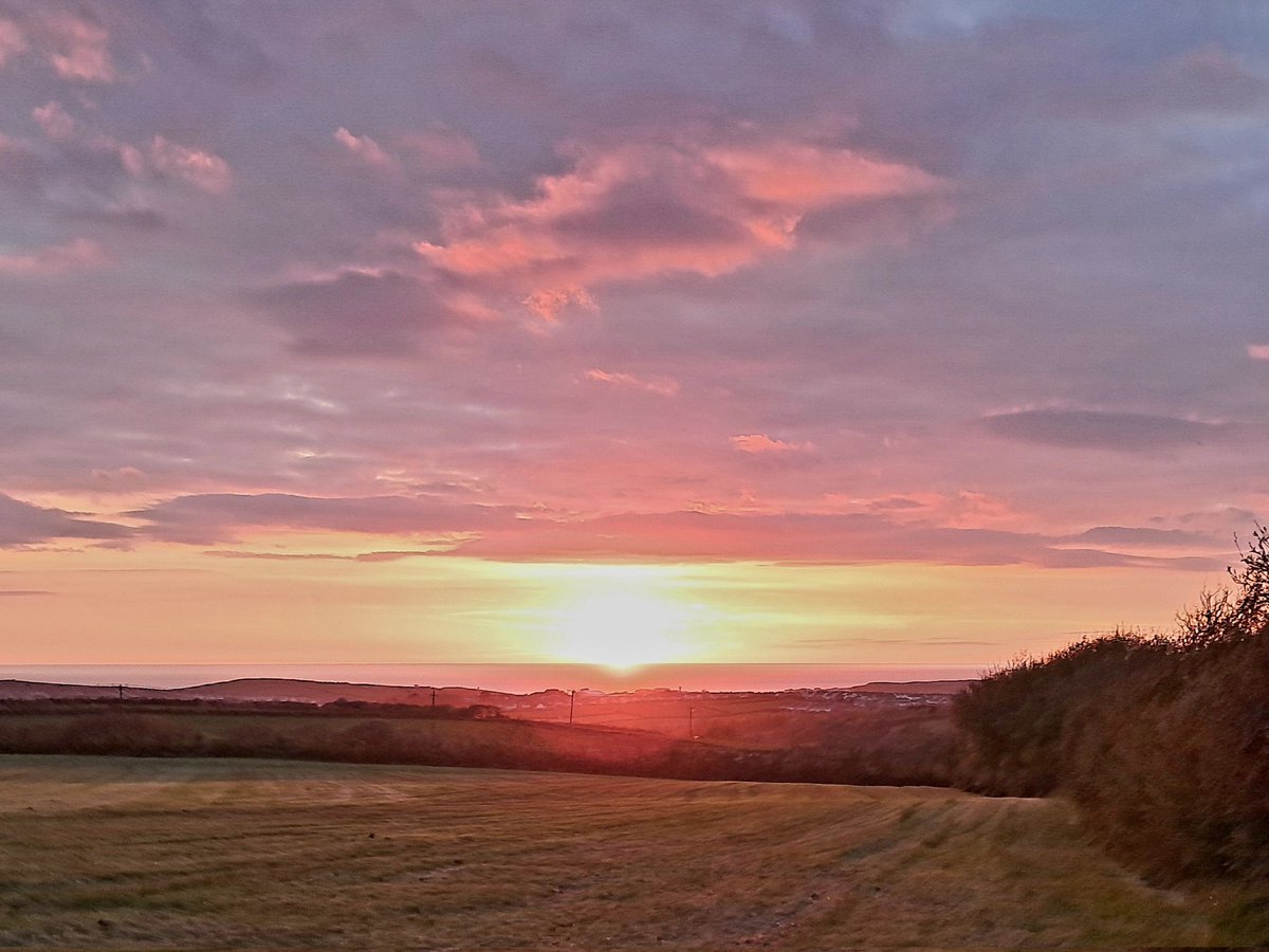 CB_cycles's tweet image. This evenings sunset Cornish style 🌅👌😍 #Cornwall #AtlanticCoast #sunset