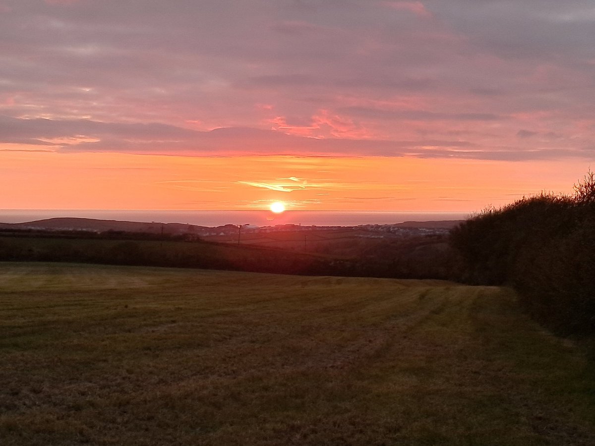 CB_cycles's tweet image. This evenings sunset Cornish style 🌅👌😍 #Cornwall #AtlanticCoast #sunset