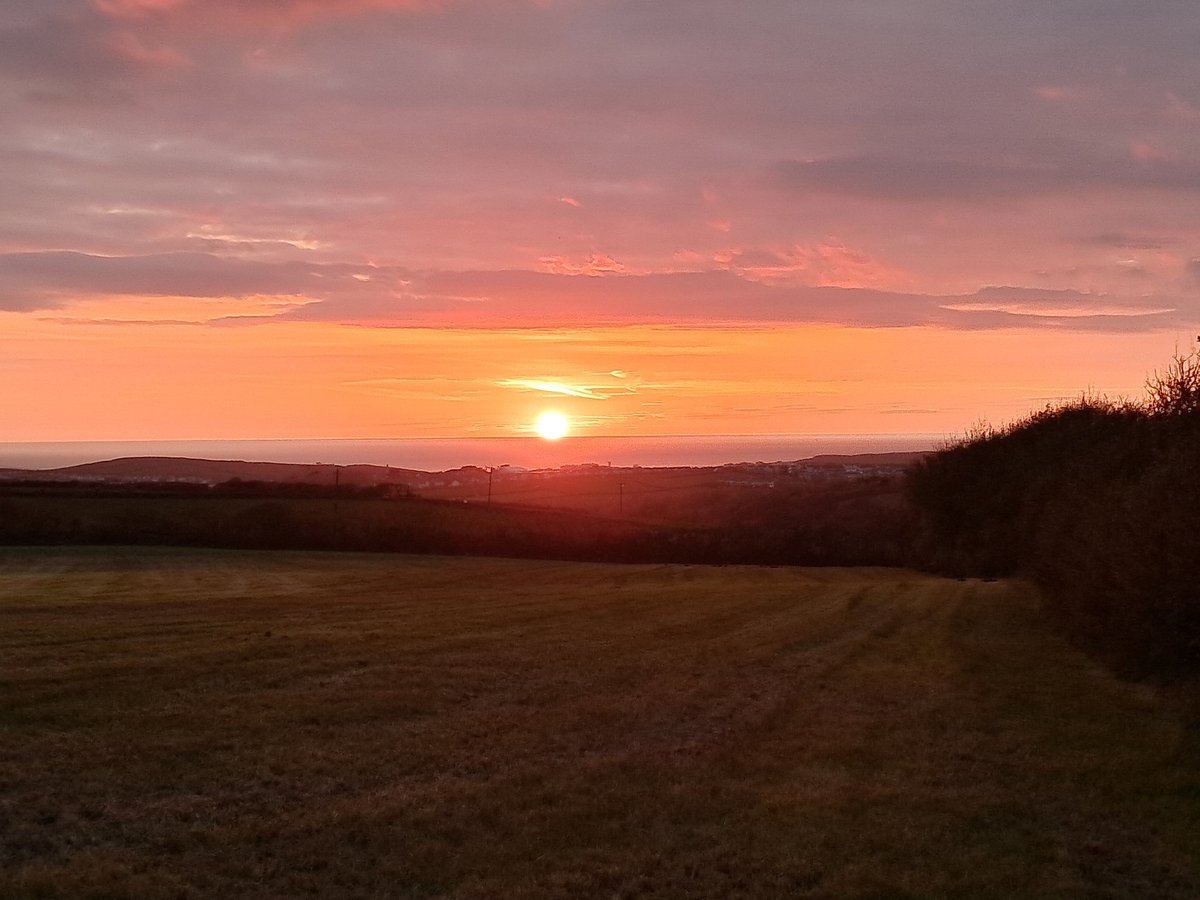 CB_cycles's tweet image. This evenings sunset Cornish style 🌅👌😍 #Cornwall #AtlanticCoast #sunset