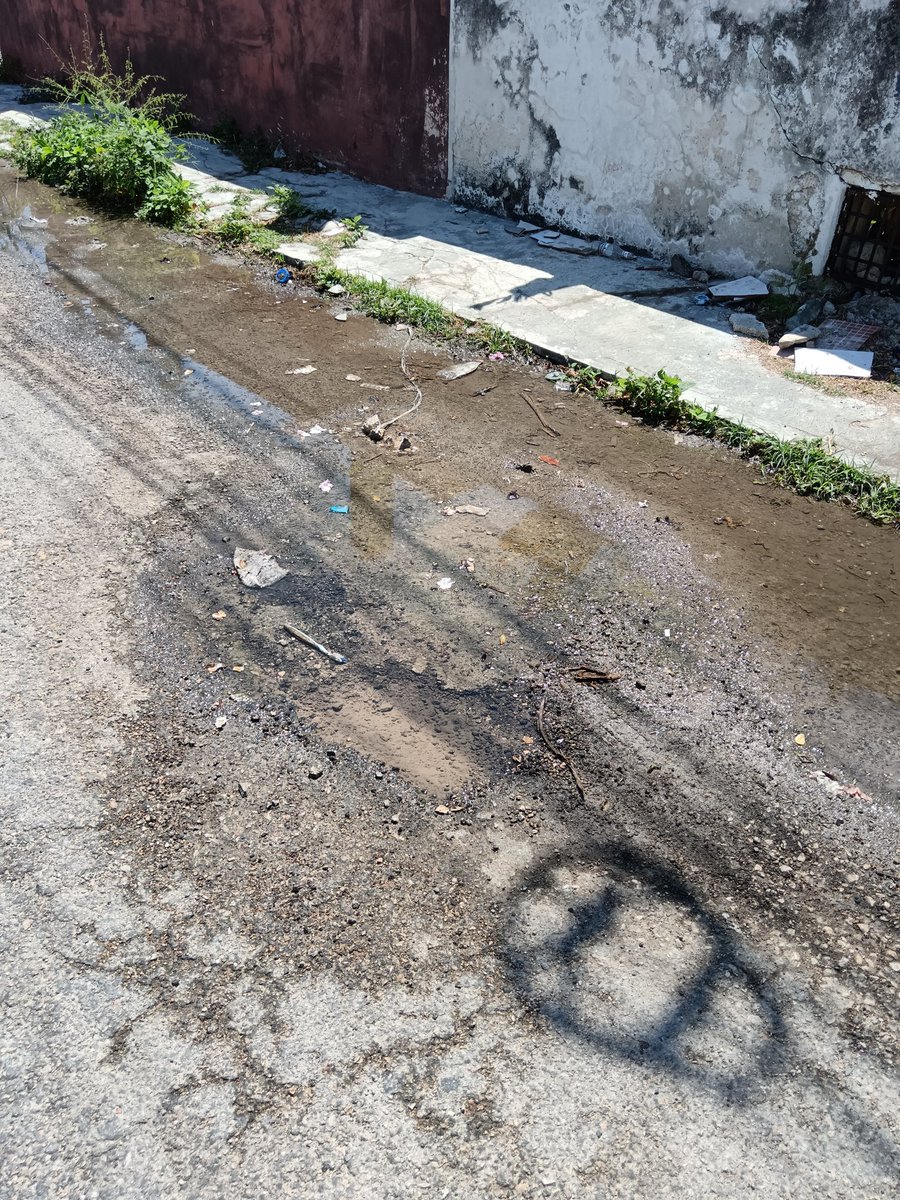 huachillo's tweet photo. @JAPAYOficial fuga ya reportada en 2 ocasiones en la app y que tiene status pendiente desde entonces. Calle 8 x 13 y 15 Felipe Carrillo Puerto Norte https://t.co/OtRdIffS6J