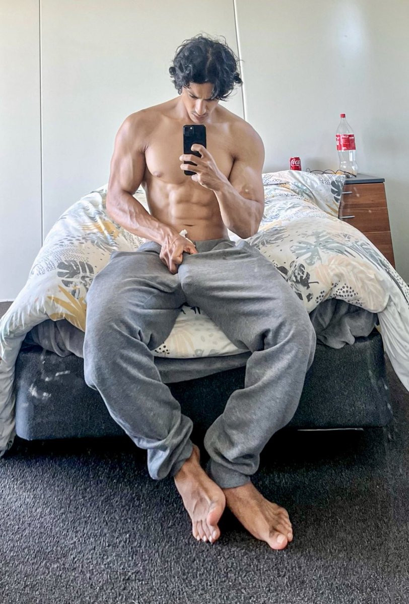 AsianMenXFeet1's tweet photo. https://t.co/wkBXoG425I
