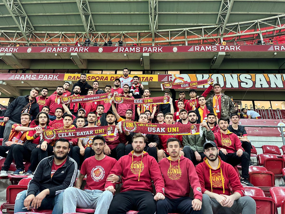 CİMBOMBOM ŞAMPİYON OLMALI ! KUPA ALMALI ! GALATASARAY’IMIZI Pendikspor maçında yalnız bırakmadık ! #ultrAslanUNI