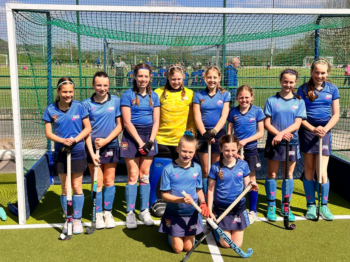 A great effort today by the u12 girls placed 4th at West finals. Won the section with 5 wins, 1 draw. They lost in the semi final to eventual winners Westbury , then came 4th in the play off. Good luck to Westbury in the National finals .@swsportsnews