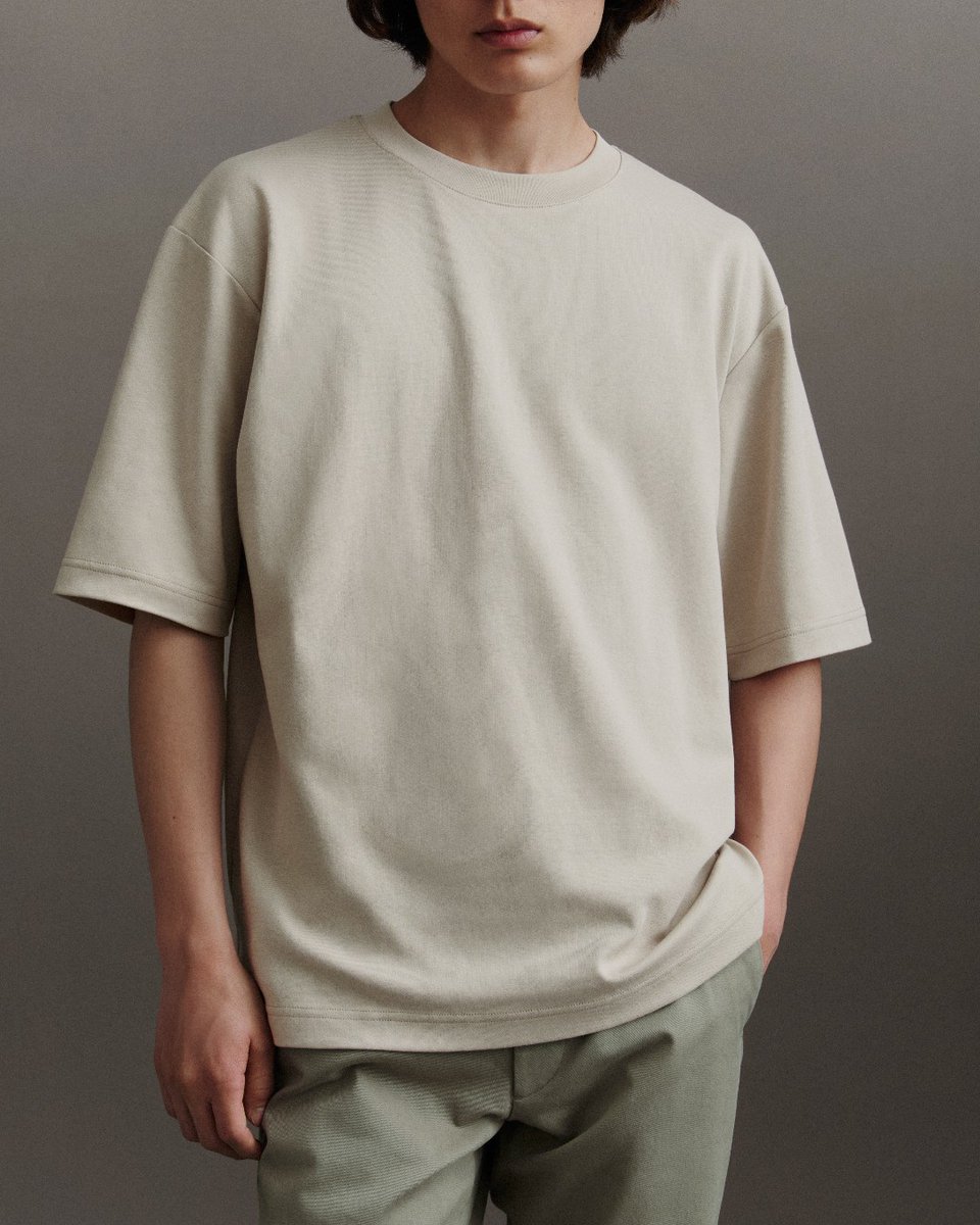 Take on the day with our best-selling T-shirts! Designed with smooth, quick-drying AIRism fabric, our U AIRism Cotton Oversized T-Shirt is the perfect pick for any ocassion. Find more fan-favorite tees in stores + online 👕 Here: bit.ly/3IMPszW #UNIQLO #UNIQLOUSA