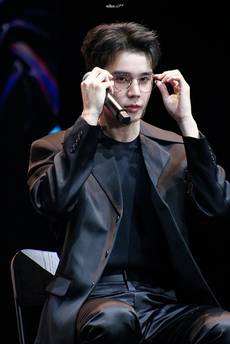 eiko_MOMENT's tweet photo. Breathtaking 👓😇

@jimmyyjp_ 

#JimmySea1stFMinHK 
#JS1stFMinHongkong
#jimmyyjp #Tiny 
#JimmySea #จิมมี่ซี https://t.co/84f9iJ6W57