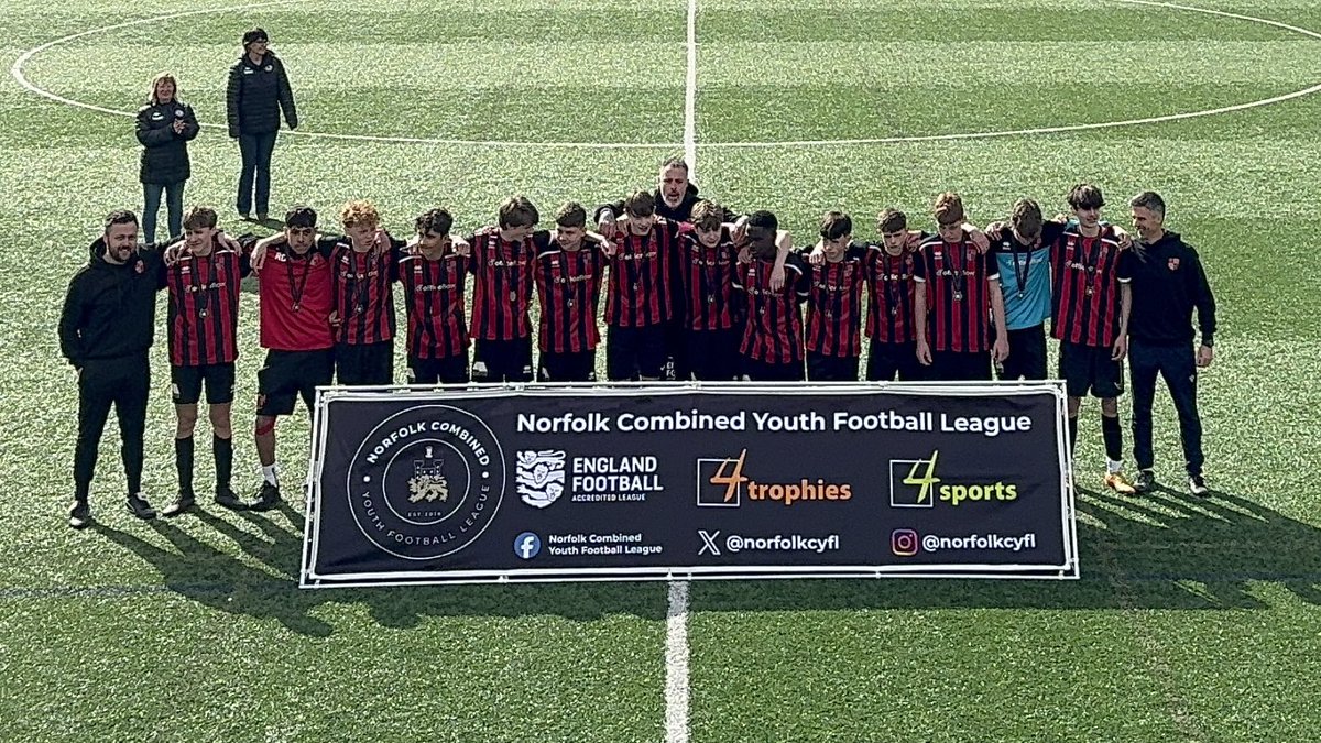 Dersingham Rovers F.C. U15 were victorious in the U15 4sports Trophy final this afternoon with a 4-2 victory over Lakeford Rangers F.C. U15. An end to end last 10 minutes saw Dersingham secure the trophy 🏆 #norfolkfootball