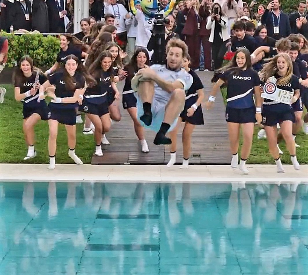 Taking a dive ... in the coolest way. @CasperRuud98 jumps in the pool after winning Barcelona.