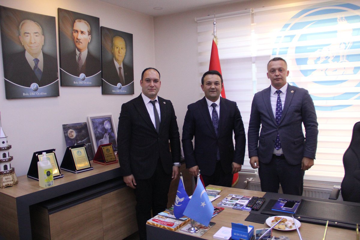 📍Ülkü Ocakları Bolu İl Başkanlığında Bayrak Değişimi

Ülkü Ocakları Eğitim ve Kültür Vakfı Genel Başkanımız Sn. Ahmet Yiğit Yıldırım’ın takdirleri ile Ülkü Ocakları Bolu İl Başkanlığı görevini Sn. Sedat Tok Başkanımız, Sn. Cihan Özkalem’den devralmıştır.