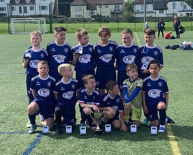 U10's LIFT THE CUP

Congratulations to Margate U10's on lifting a second trophy in as many weeks 👏🏽

The team is managed by Wes Hammond and Ant Cassar.

#upthegate