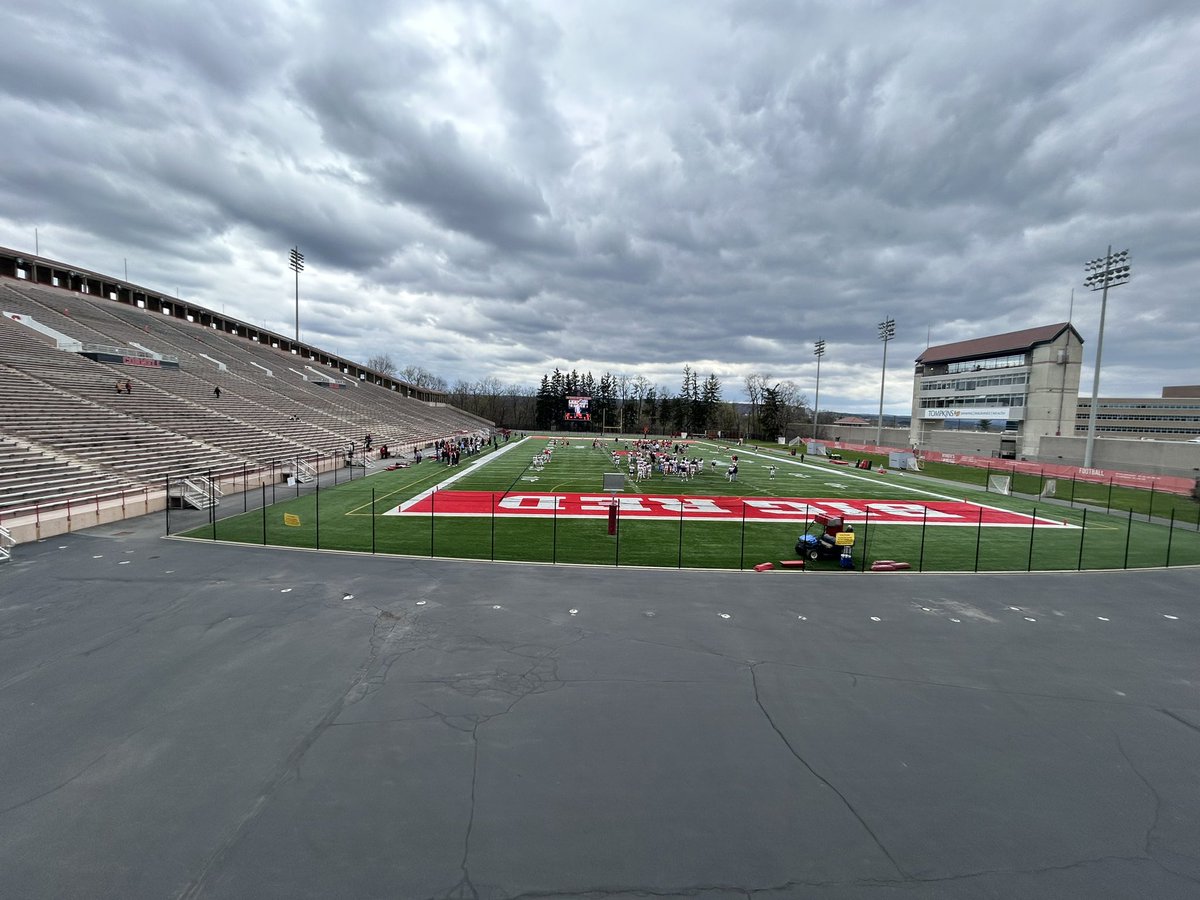 Ending off a great weekend at Cornell! Thank you to <a href="/Coach_Hatcher20/">Mike Hatcher</a> for giving me the opportunity to come up and visit. #YellCornell <a href="/DanSwanstrom/">Dan Swanstrom</a> <a href="/NedimyerVince/">Vince Nedimyer</a> <a href="/MtLionFootball/">AltoonaFootball</a>