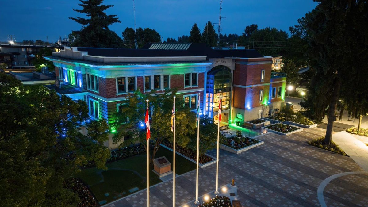 BradWestPoCo's tweet photo. GO CANUCKS GO! 🏒

City Hall will illuminate 🔵🟢 tonight to support the @Canucks in their playoff journey. 

No plans to watch yet? Head over to the Port Coquitlam Community Centre! The game will be on, seating will be arranged, &amp; a concession value meal will be available. 🍔🍺 https://t.co/FVULeHNzfA