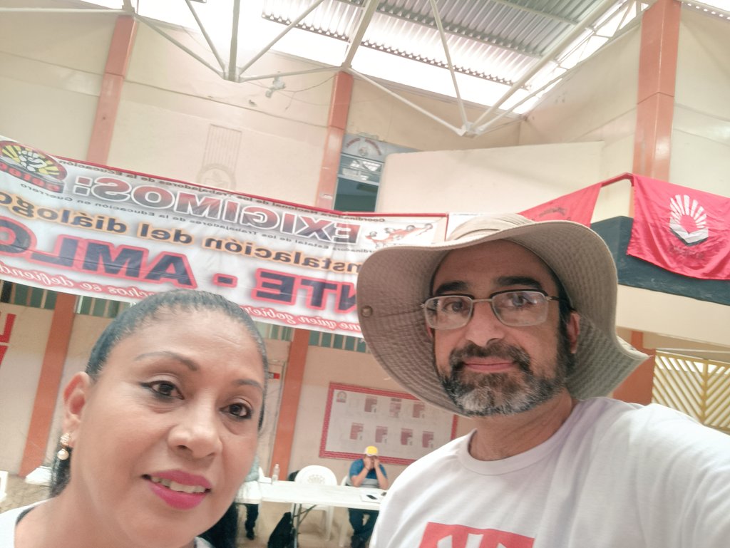 SutiemsRel2325's tweet photo. SUTIEMS presente en la Conferencia de las Resistencias con la #CNTE #CTEG y 23 organizaciones, para coordinar la lucha de resistencia contra el neoliberalismo en unidad con todo el proletariado organizado. https://t.co/LSouTTEJUQ