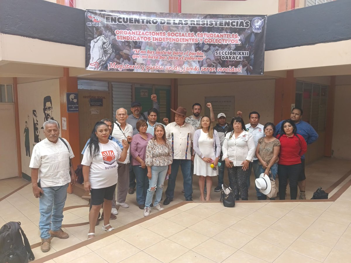 SutiemsRel2325's tweet photo. SUTIEMS presente en la Conferencia de las Resistencias con la #CNTE #CTEG y 23 organizaciones, para coordinar la lucha de resistencia contra el neoliberalismo en unidad con todo el proletariado organizado. https://t.co/LSouTTEJUQ