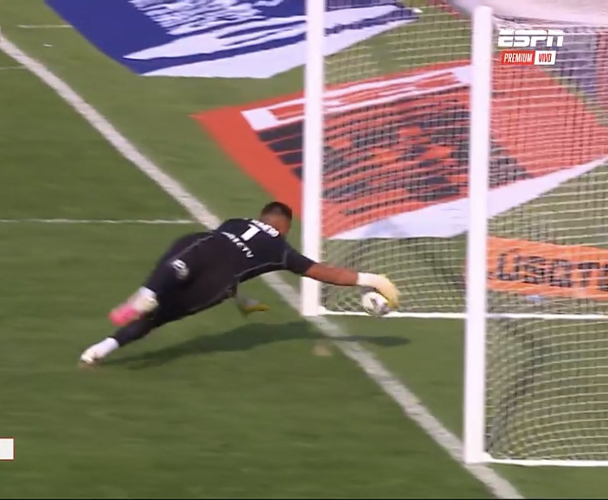 enunabaldosa's tweet photo. ¿Gol o no? https://t.co/ErQ18DO9Yk