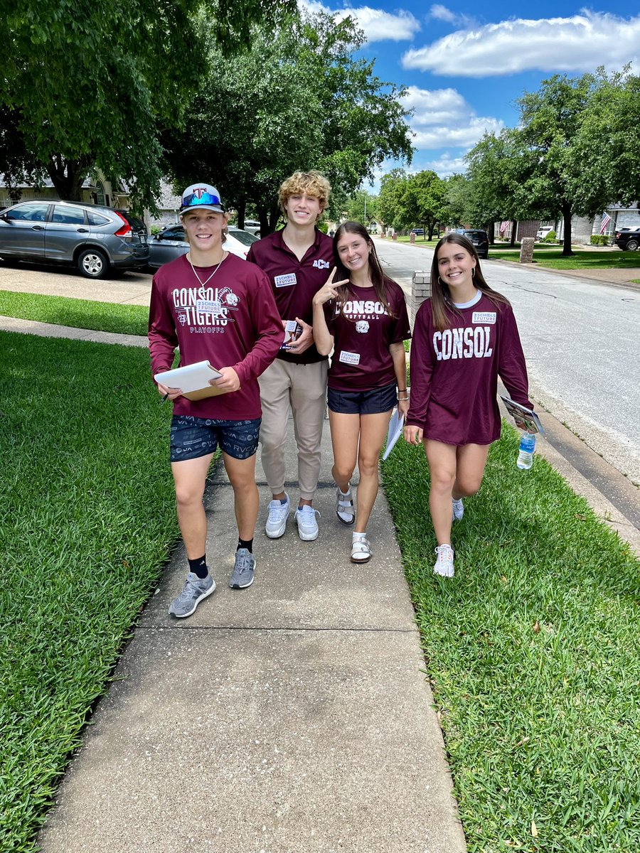 AMCHSTigerClub's tweet photo. These kids (and more!!!) are hitting the streets today asking for your vote of YES to help improve their facilities! 🐾🩶 https://t.co/0Oe9dPplUs
