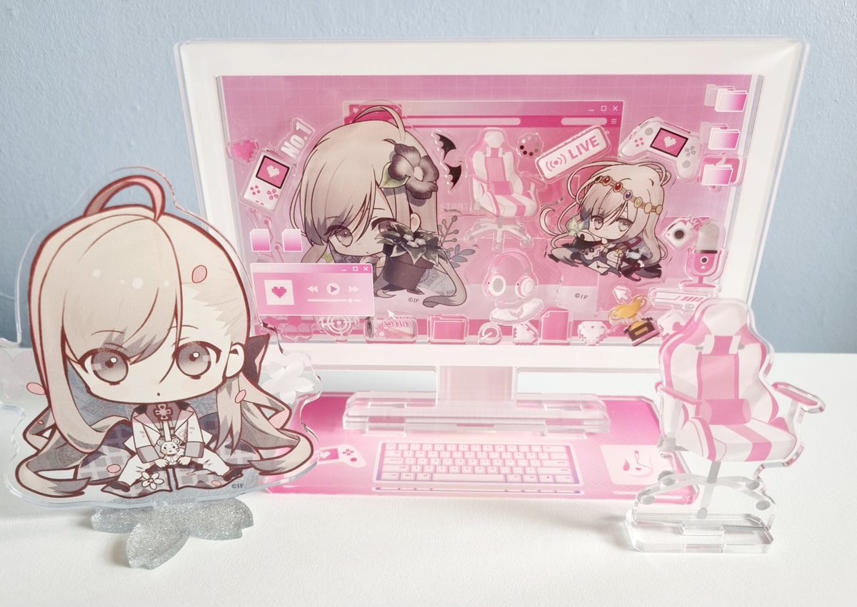 Had some time to unpack my package today, so here is what I got this time! 🤭 This gaming acrylic set was one of my fave items from everything I got 🥹🩷 I'm still searching for a Himuka badge to put into the badge holder tho 🥰