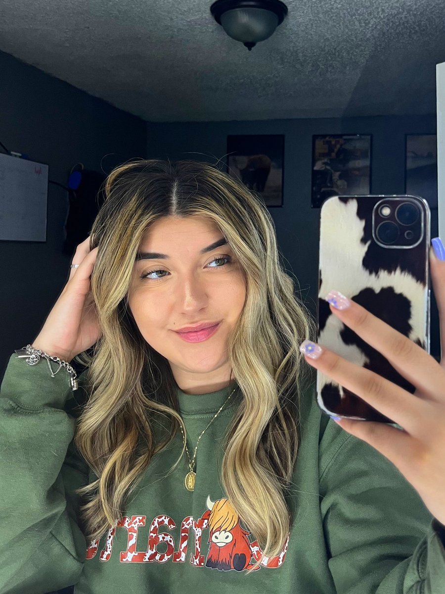 vanessaperez830's tweet photo. 🌻 https://t.co/XEwgHMwsii