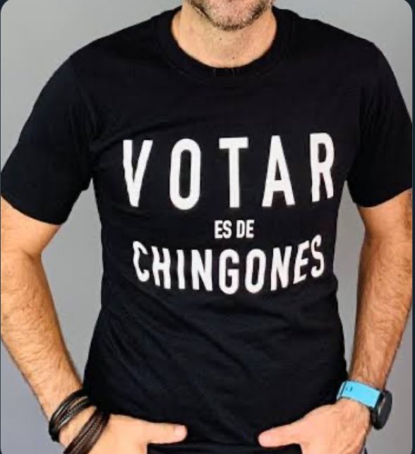 beltrandelrio's tweet photo. ¿Qué playera se comprarían? 

1: Repost 
2: Fav https://t.co/M2AoI8FOXk