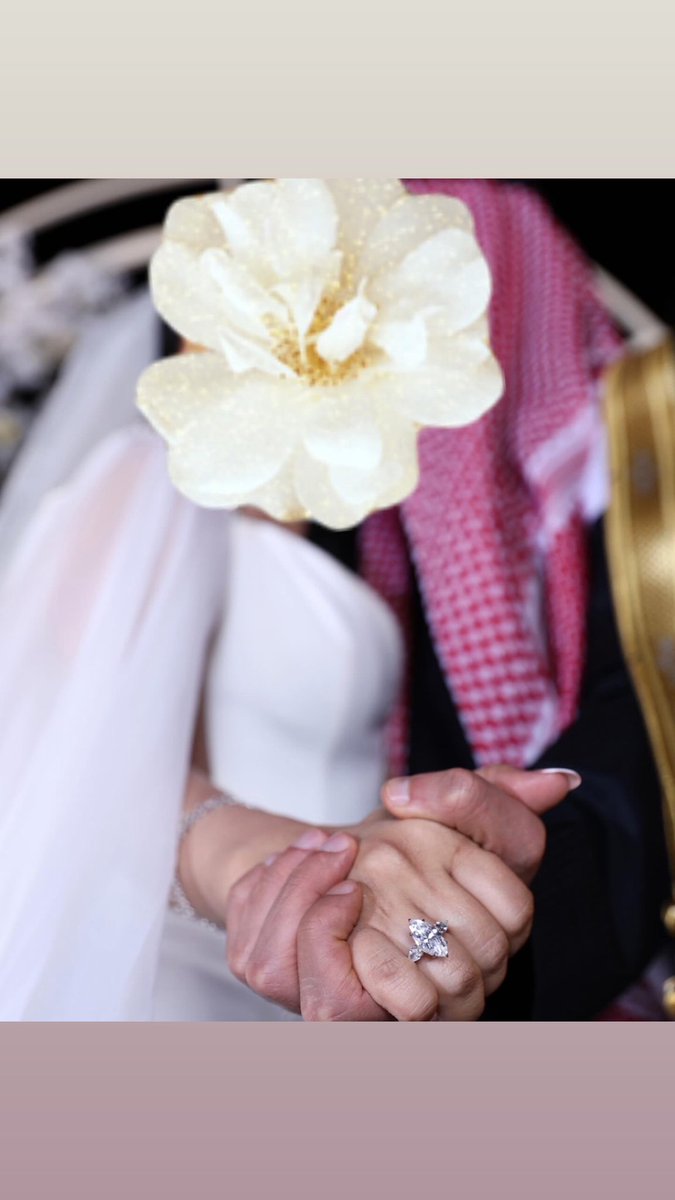 نشكر عروستنا لسماحها و لتعاونها معنا بمشاركتكم بالصور🥹💍❤️

#مصورات #مصوره_عرايس #مصوره _اعراس#أفراح #مصورة_افراح  #مصورات_الرياض #مصوره_سعودية #مصوره_جوال #مصوره_الخرج 
#عروس #عروسه #ميك_اب_ارتيست #قاعه #صالات_افراح #كوشه #عروس #شبكه #طقم #مسكه #حفله#تخرج