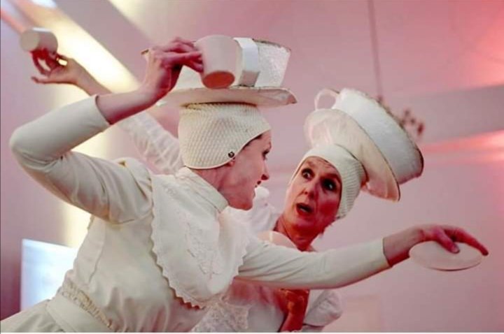 AxialDance's tweet photo. #NationalTeaDay
It's the perfect day for a cuppa with the latest news!
         🌸☕️🌸☕️🌸
Put the kettle on &amp; listen...
🫖💫
In June, Tea Club is  @Thesunnywoodpro Festival (1st)  &amp;  @mcrhistfest 
Both tea-riffic events! https://t.co/kn9KNicLJC