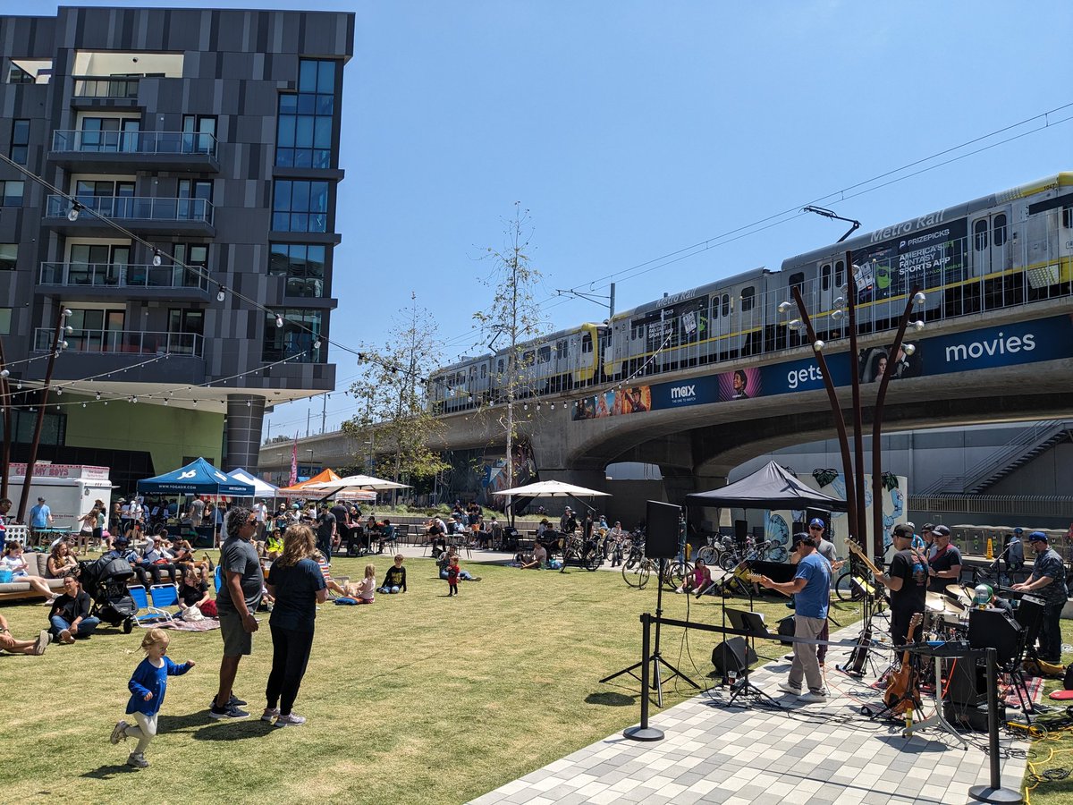 orenbj's tweet photo. Open streets + music + transit!
@CicLAvia @metrolosangeles https://t.co/N5Wr1rqM8r