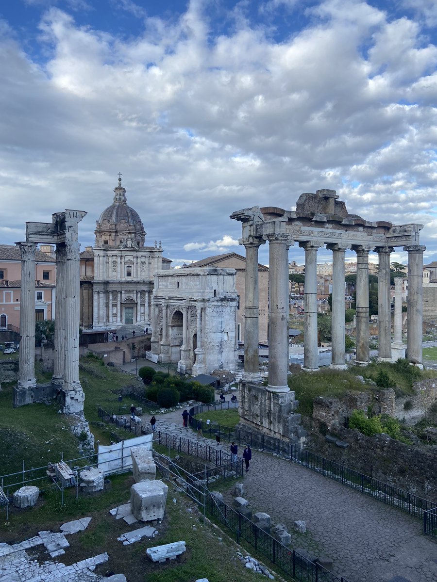 ETheodorovicz's tweet photo. #Roma https://t.co/Kg2PELbk8f