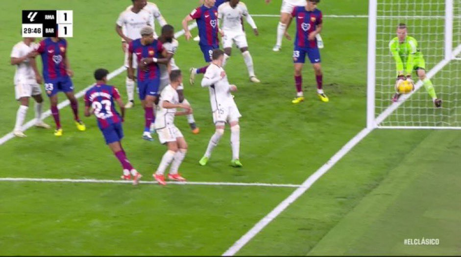 We didn’t see a Goal-line technology review of this play btw!? Yunno go bow for Perez’s Madrid keh!?😂
