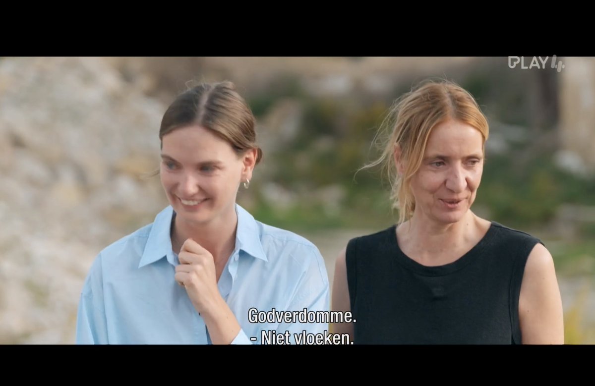 JLoeys's tweet photo. #DeMol 
Ze hebben echt de meest moederse moeders uitgenodigd I love it https://t.co/3nI8OXURCV