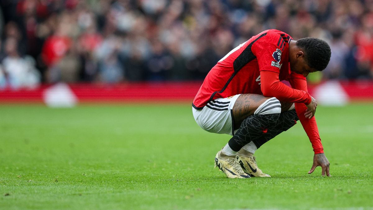 Rashford should be done at United after that pitifully performance and then limping off the pitch when the going fot rough. The United fan base in Wembly made them self heard, and the boos were ringing out loud and clear. That's it now, its time to go! #RashfordOut